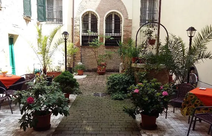 Corte Estense Отель Феррара